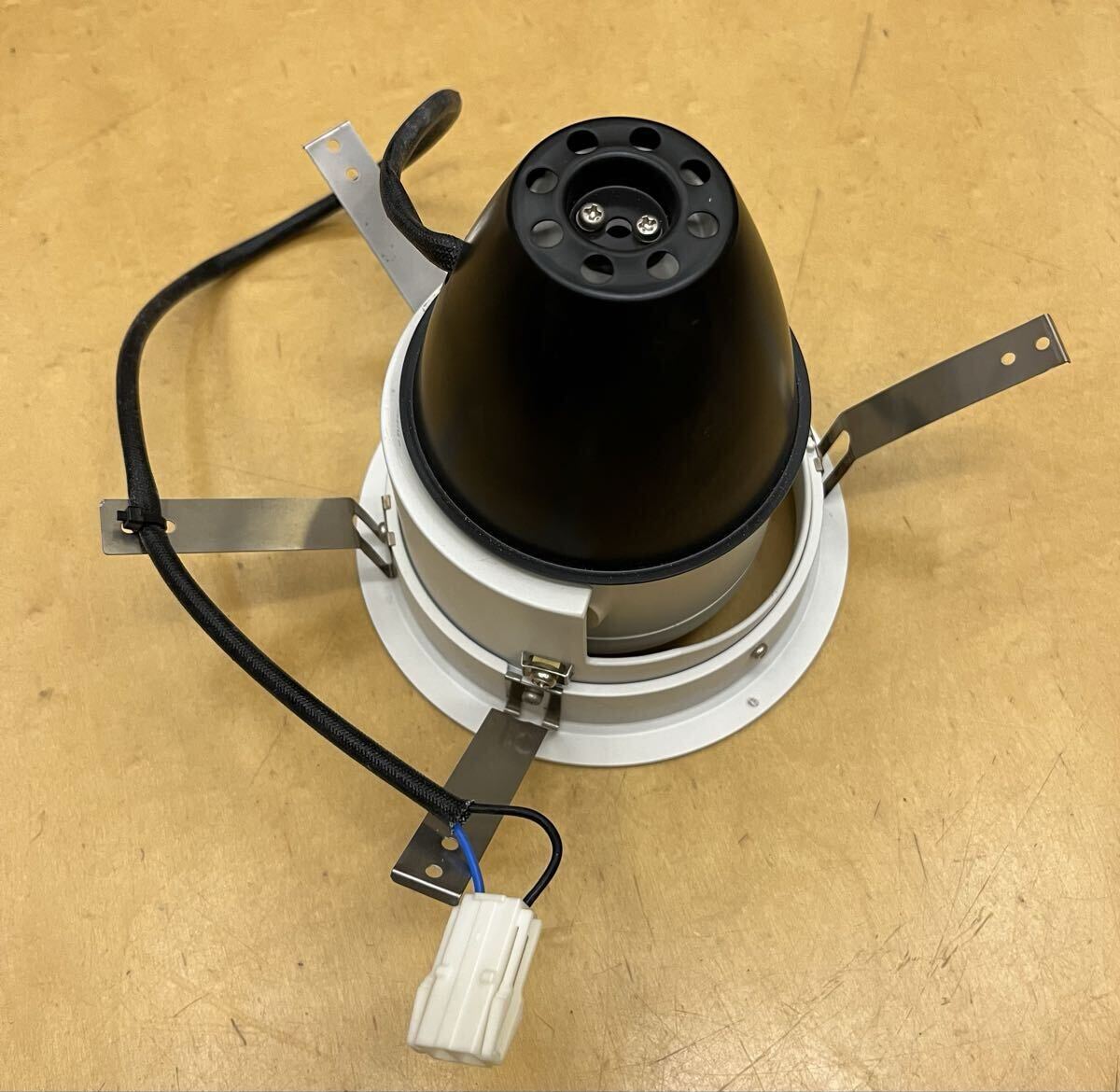 KOIZUMI コイズミ ADE950949 ユニバーサルダウンライト 電子トランス AEE590280 _画像4