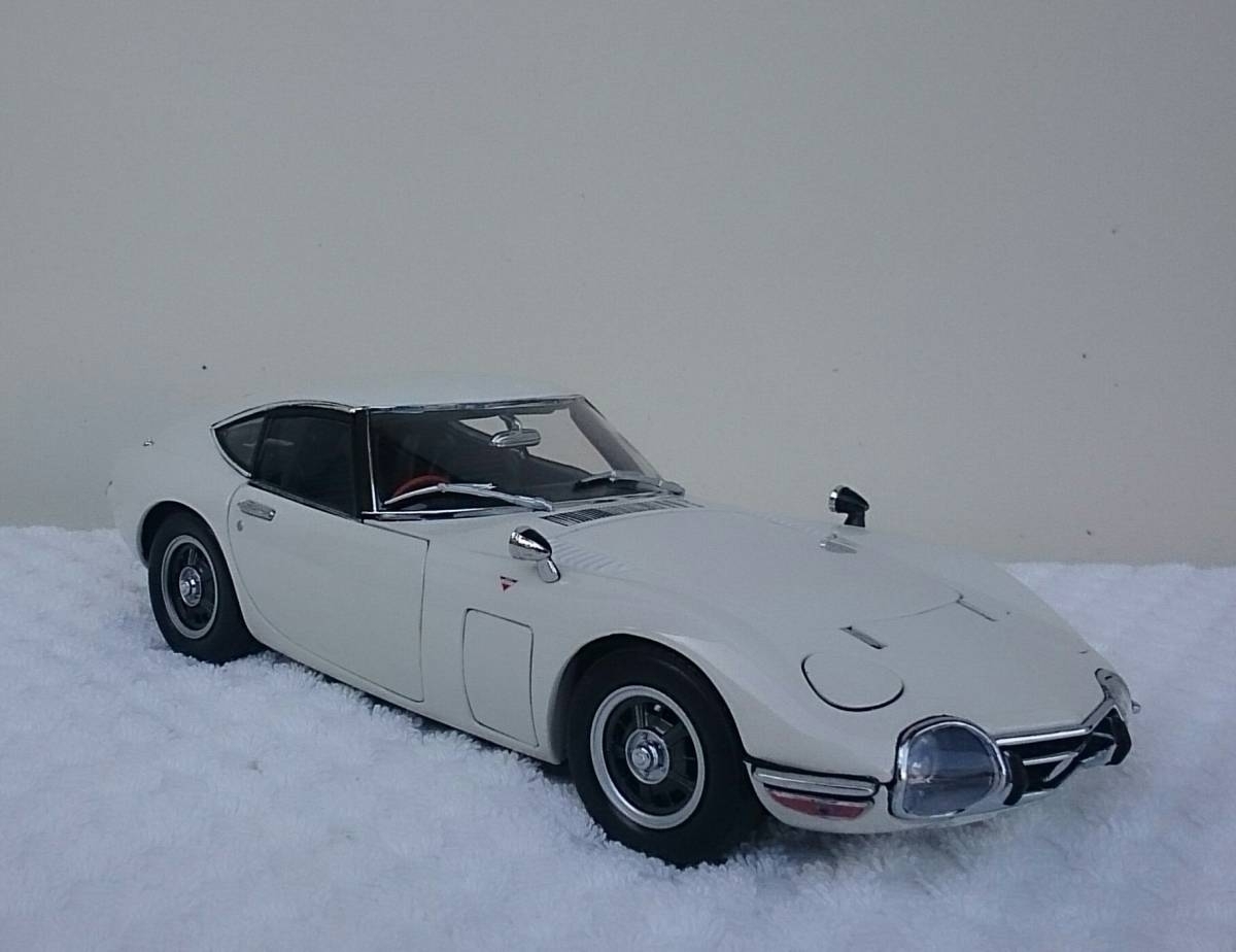 エブロ 1/24 EBBRO ライト、ボンネット、左右扉ドア、リヤハッチ開閉あり トヨタ 2000GT ミニカー TOYOTA 車プラモデルサイズ_画像6