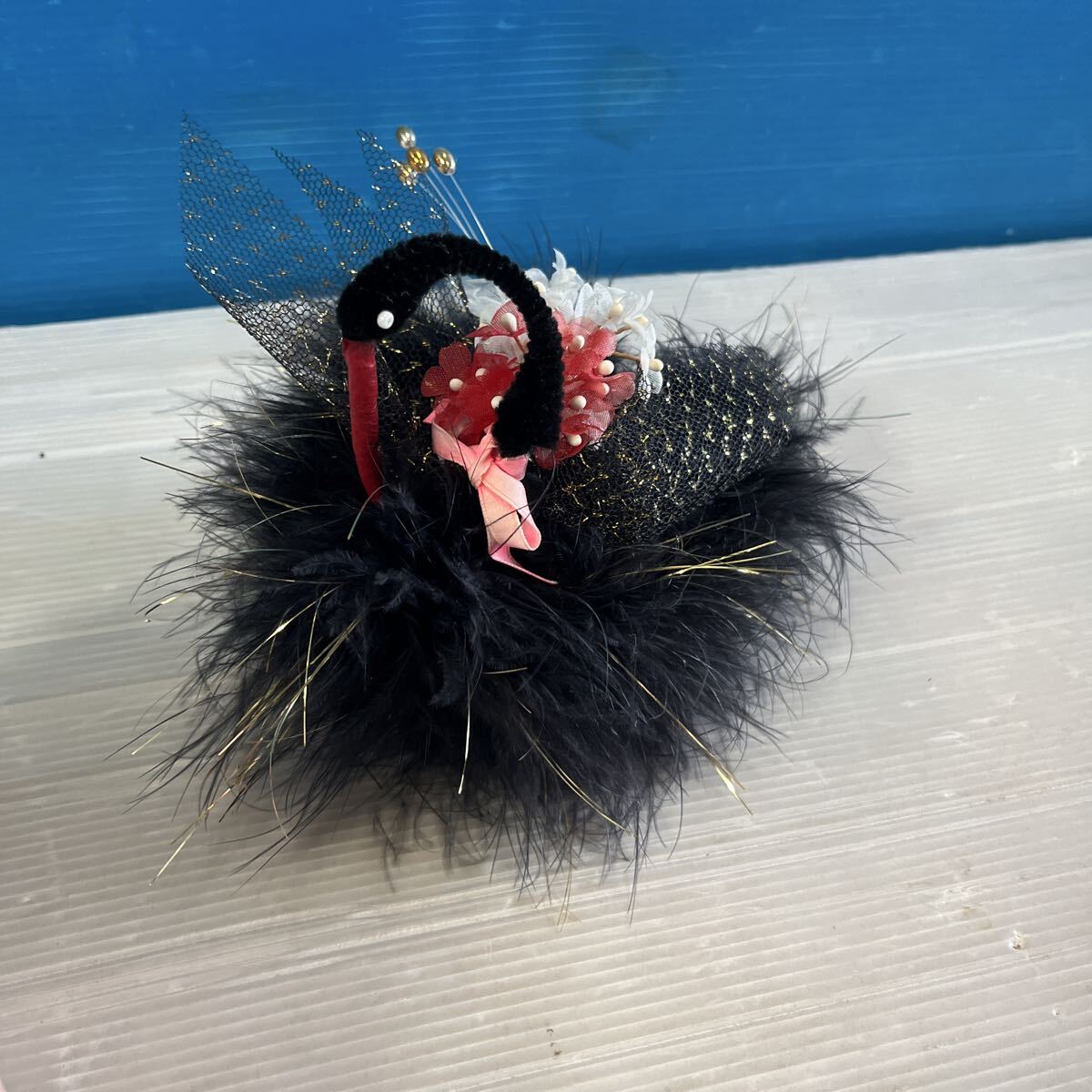 黒いフェザーをモチーフにした白鳥 スワン 置物 黒 ブラック リボン 香り石鹸 インテリア 可愛い 石鹸の匂い 保管品_画像1