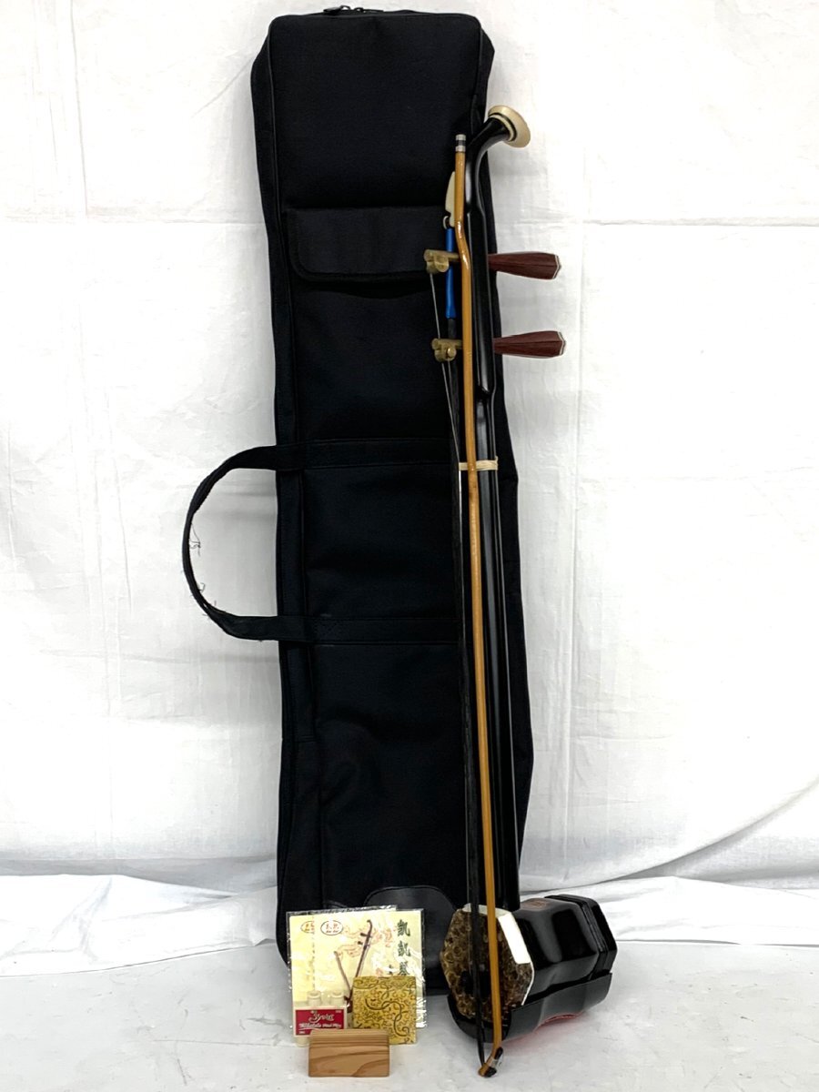 1 иен ~/../ 2 ./ China ../ шестиугольник /. кожа / общая длина примерно 82cm/ кейс * смычок есть / струнные инструменты / этнический музыкальный инструмент / традиция музыкальные инструменты / Junk /TH040