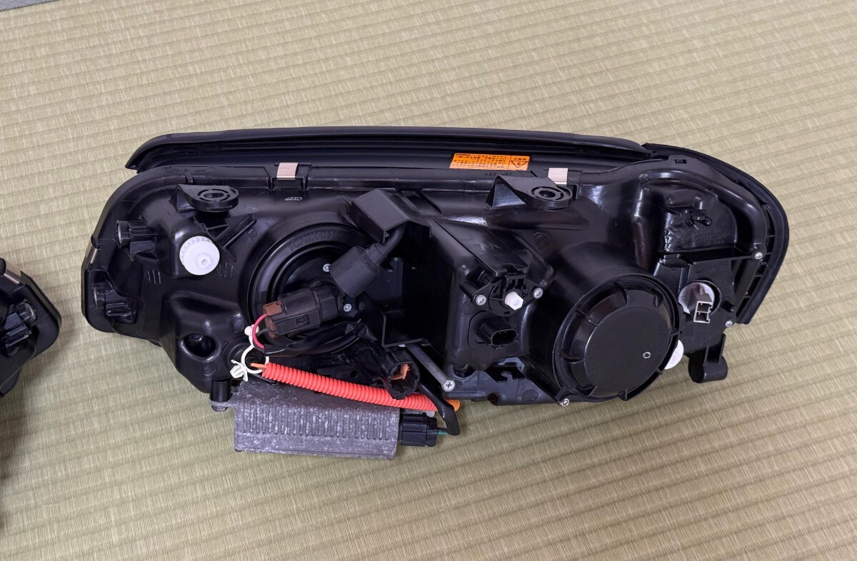 美品 黄ばみ無 NISSAN R34 ER34 HR34 ENR34 BNR34 GT-R GTR 日産 スカイライン 純正 前期 HID ヘッドライト 左右 セット ICHIKOH 1601 ②_画像10