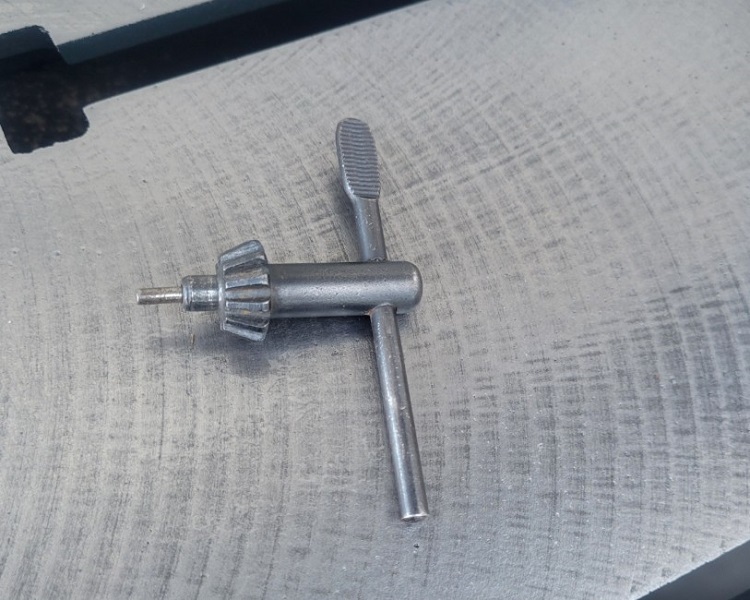 ●○中古　DELTA　架台付ボール盤　11-090　※一部へこみ有(カバー)○●_画像9