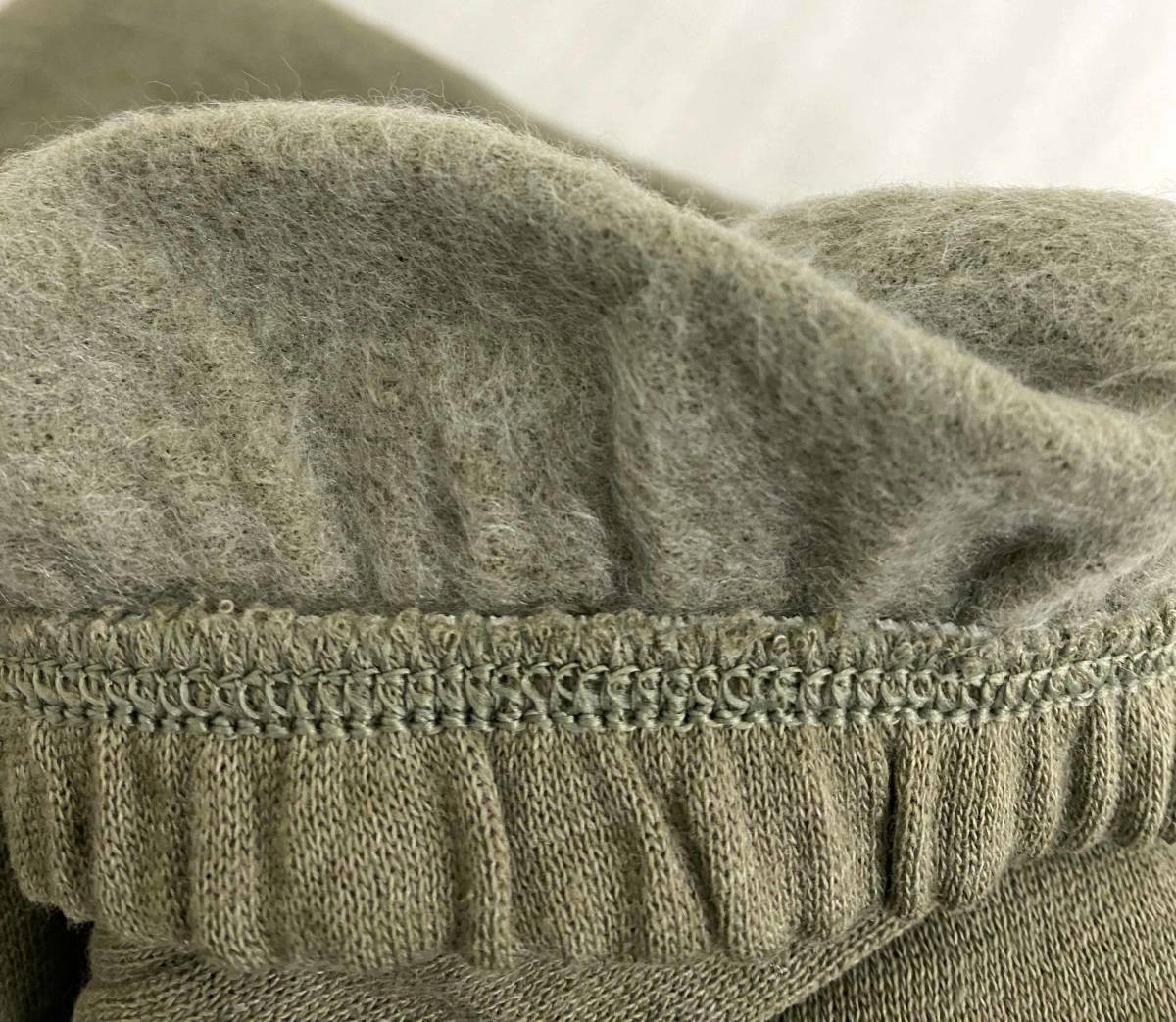 新品 M ★ Calvin Klein カルバンクライン 長袖 パジャマ 上下 セット カーキ US-S 薄手 裏起毛 ロゴ ルームウェア ジョガーパンツ CK_画像9