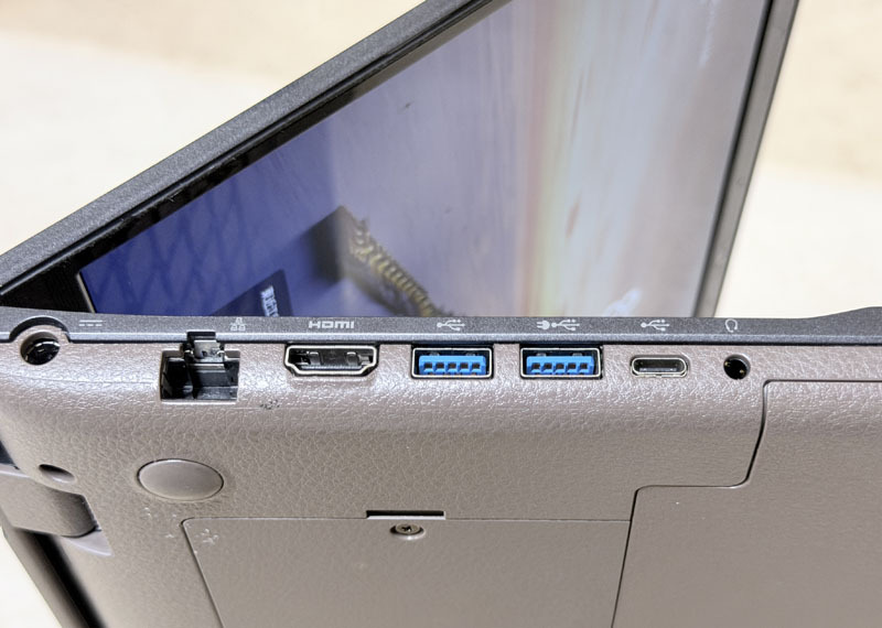 富士通 LIFEBOOK AH53/C2 第8世代 intel Core i7-8550U 美品 【 SSD、バッテリー新品】_画像7