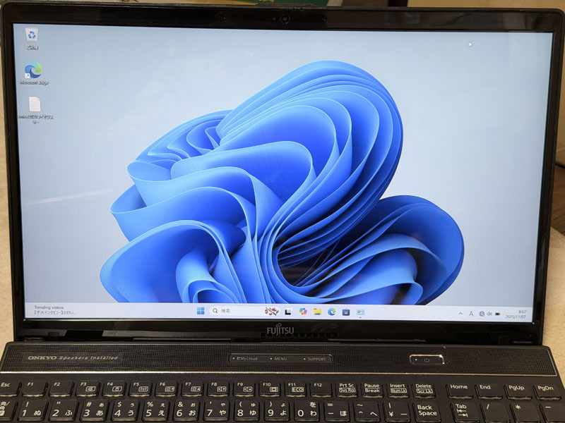 富士通 LIFEBOOK AH53/C2 第8世代 intel Core i7-8550U 美品 【 SSD、バッテリー新品】_画像2