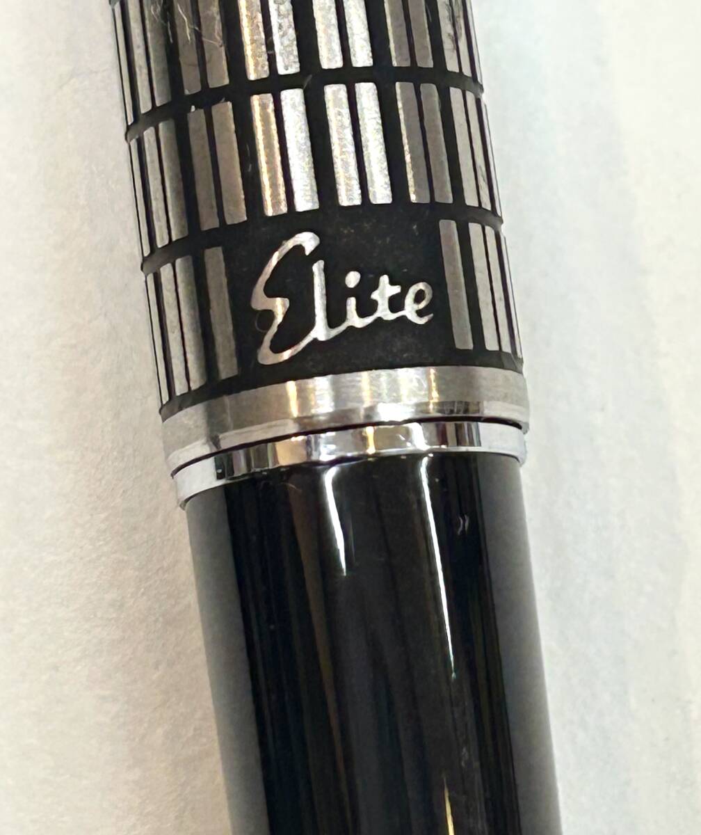 万年筆 PILOT Elite エリート 格子柄 ブラックxシルバー ペン先 14K-585 F刻印 筆記用具 文房具 1円~_画像6