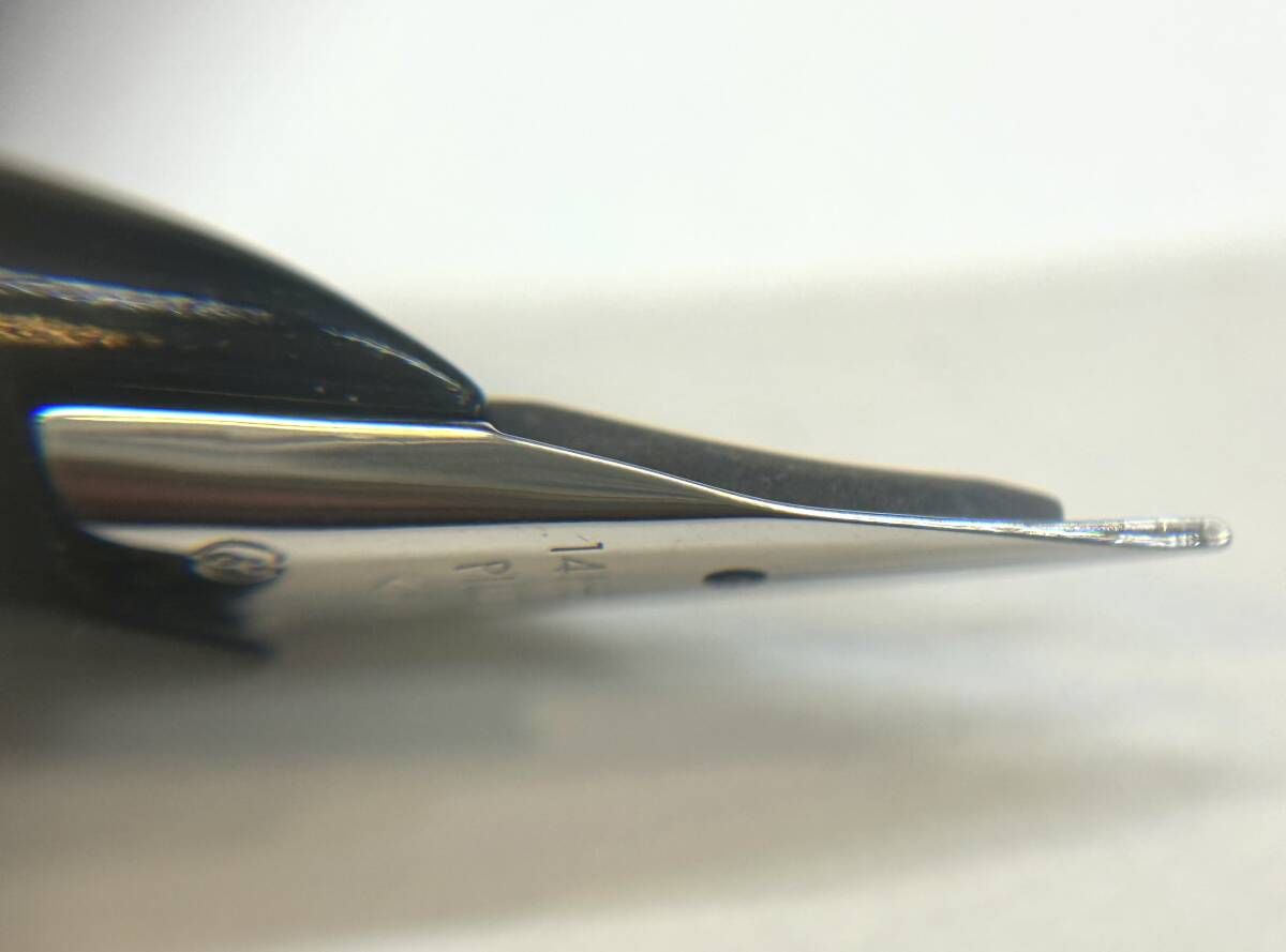 万年筆 PILOT Elite エリート 格子柄 ブラックxシルバー ペン先 14K-585 F刻印 筆記用具 文房具 1円~_画像2