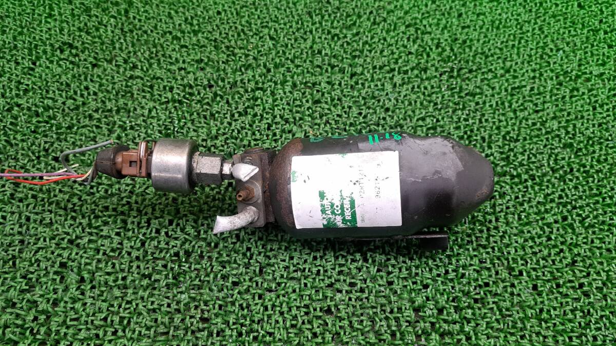 ★　1118　プジョー 106　クーラー エアコン ガスタンク　リキッドタンク_画像4