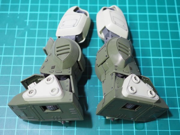 ☆B3382☆ジャンク★バンダイ 1/20 スコープドッグ レッドショルダーカスタム 脚部 のみ (トップコートあり) ジャンク部品取り 完成品_画像4