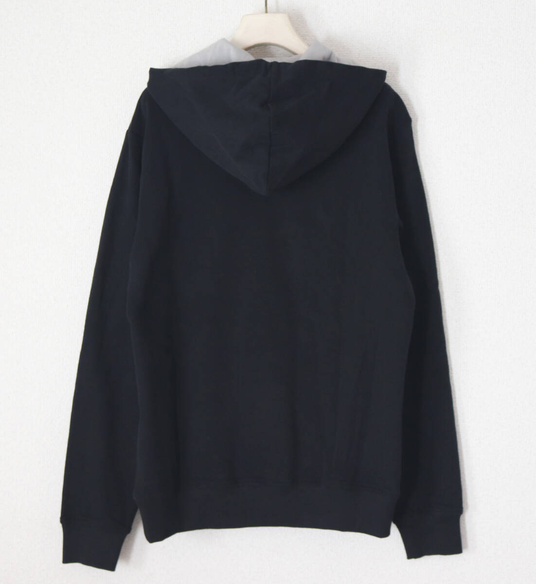 23,100円新品タグ付き【エンポリオアルマーニ】プルオーバー パーカー 黒 インポートS(M) v7777_画像4