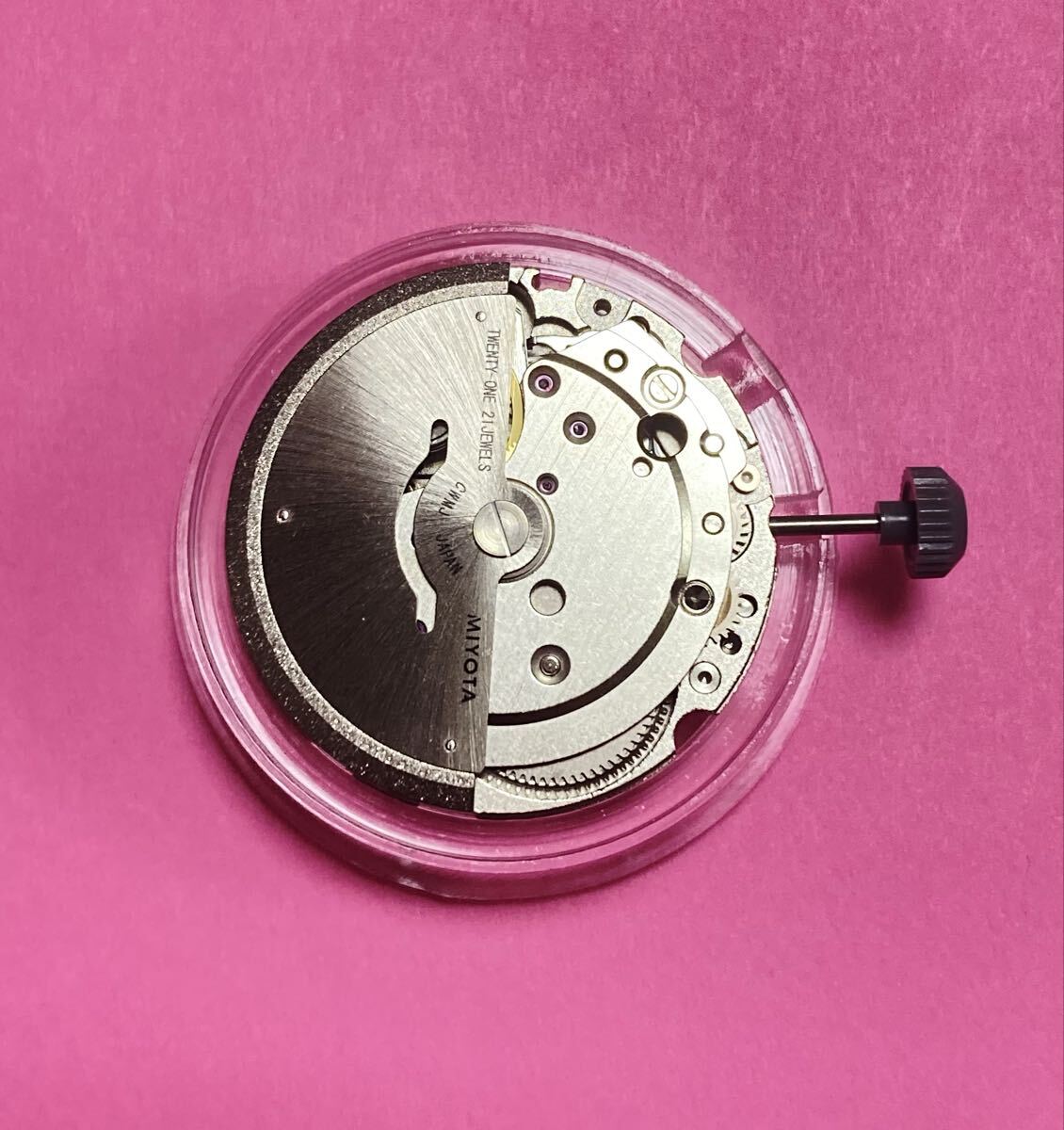 新品未使用 腕時計パーツ MIYOTA 8215 自動巻 ムーブメント 21ジュエリー 手巻き&ハック機能_画像3