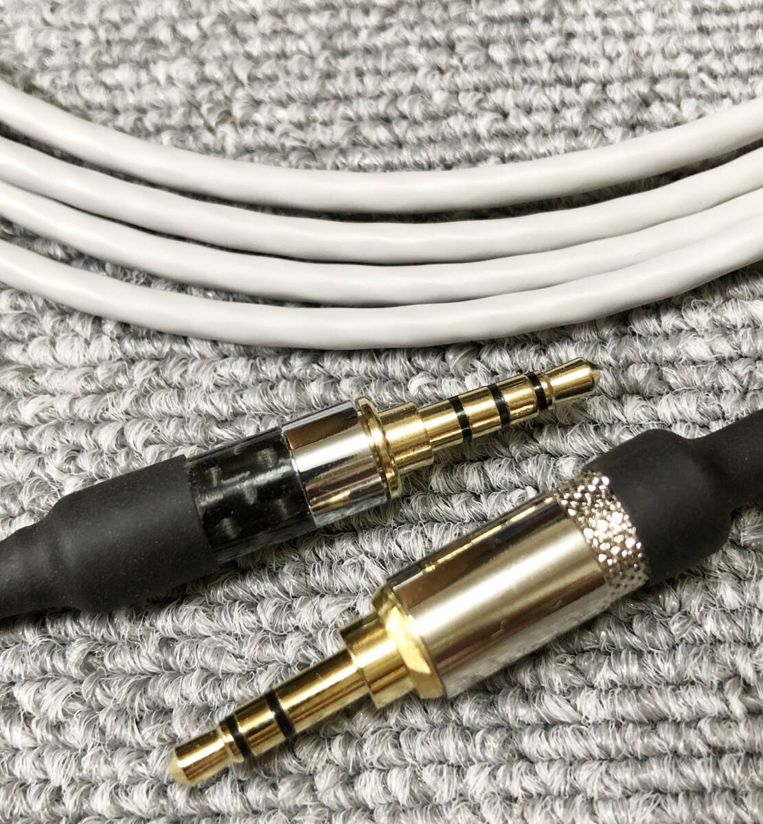 ★自作★ MDR-1A対応ヘッドホンケーブル 3.5mm 3極 ー3.5mm４極　１５０ｃｍ_画像4