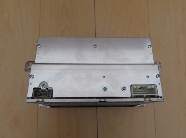 ②日産 純正 カーオーディオ CDプレイヤー 中古 B8185-1FA01 ノート NISSAN _画像3