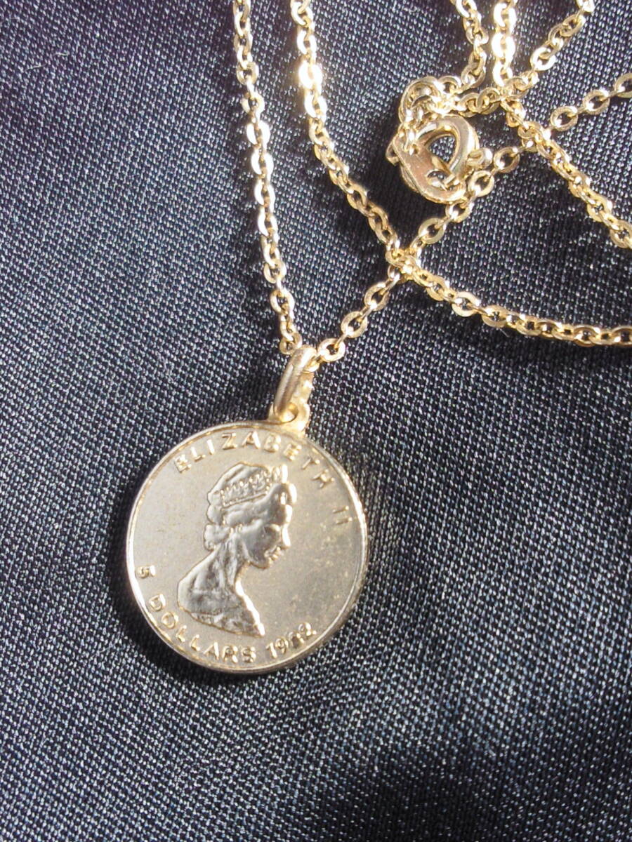 симпатичный! Elizabeth золотая монета способ монета колье *CANADA печать есть диаметр 15mm монета подвеска * Maple leaf! античный ювелирные изделия * бесплатная доставка