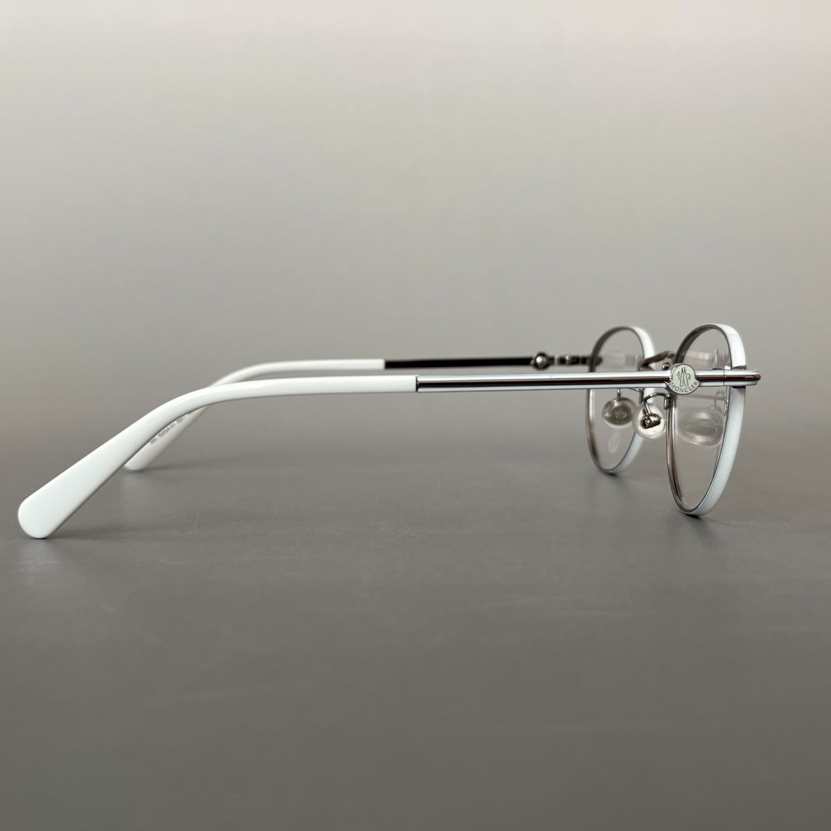 モンクレール メガネ MONCLER メンズ レディース 眼鏡 ホワイト 白 ガンメタ メタル 新品 スタイリッシュ 高品質 軽い オーバル 丸眼鏡_画像4