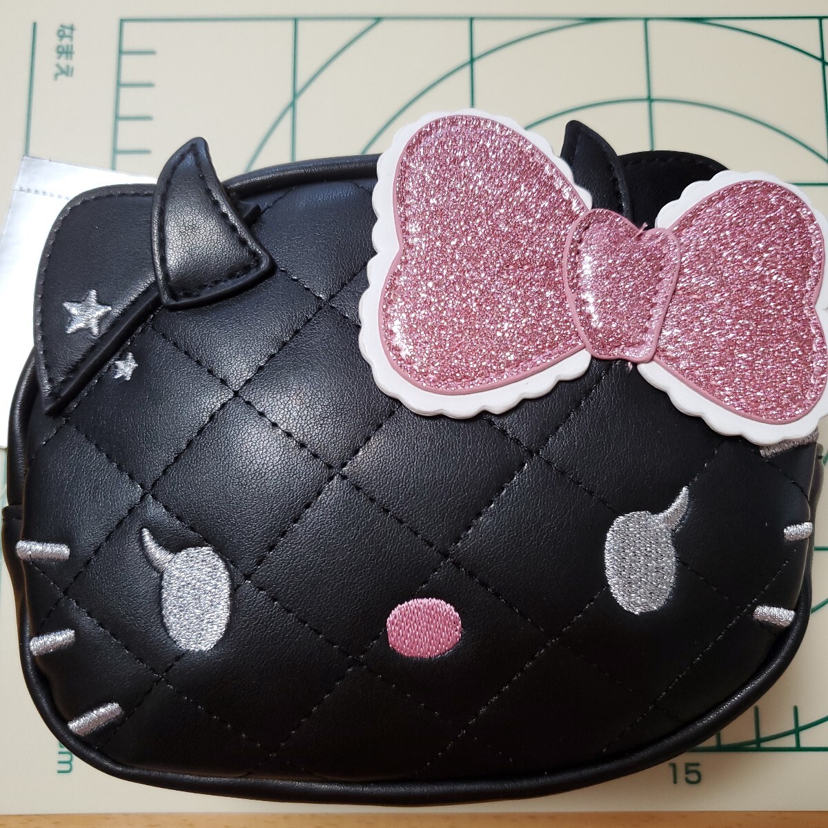 ハローキティ フェイス形ポーチ 小悪魔 化粧ポーチ サンリオ 天使小悪魔デザイン　HELLO KITTY　SANRIO　新品　正規サンリオ製　ラスト１_画像5