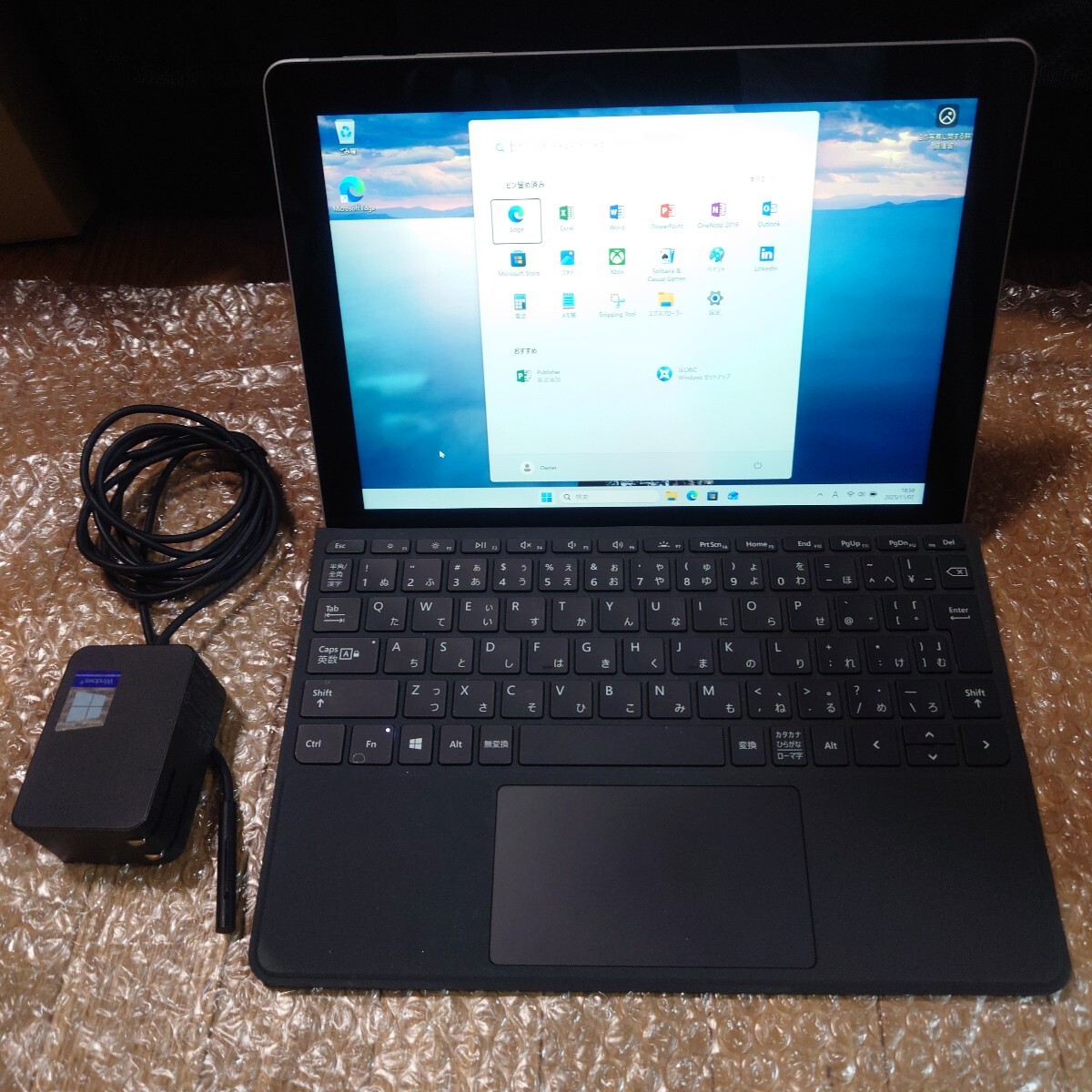 ★Microsoft Surface Go Windows11 Office2019_画像1