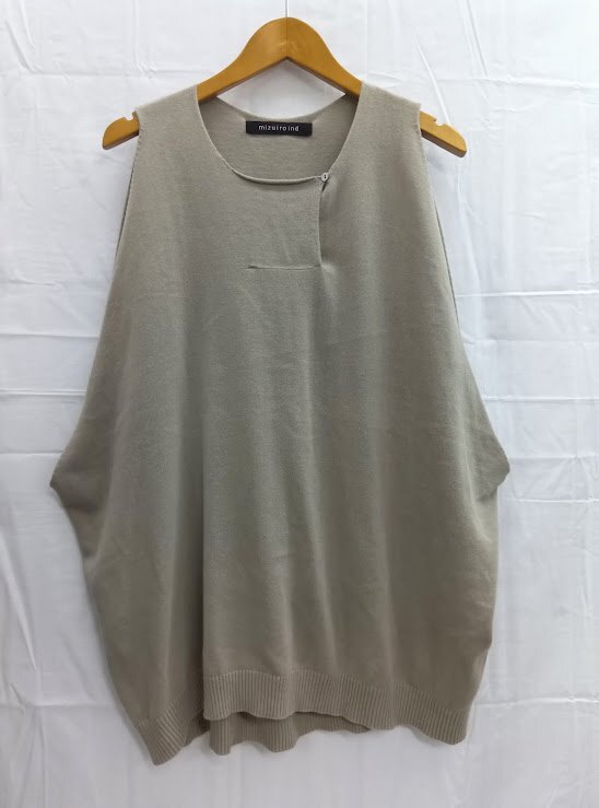 ★mizuiro ind◎ミズイロインド クルーネック コクーン ベスト ベージュ ニット ワイドベスト 参考価格:10,780円_画像1