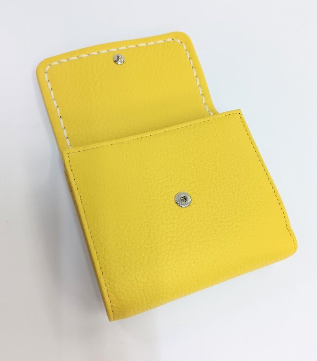 未使用!Kitamura/キタムラ☆レザー・二折財布 イエロー YH0210 40401 参考価格23000円（税込） K刺繍 ステッチ 箱あり 美品【新品】_画像5