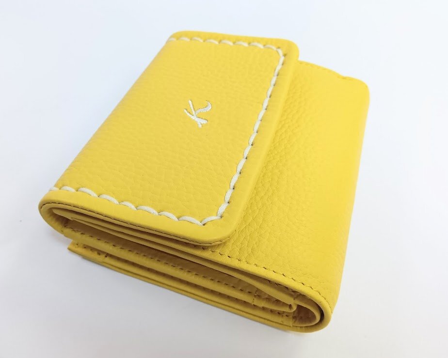 未使用!Kitamura/キタムラ☆レザー・二折財布 イエロー YH0210 40401 参考価格23000円（税込） K刺繍 ステッチ 箱あり 美品【新品】_画像3