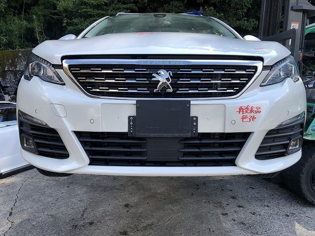 プジョー 308SW ブルーHDi T9 2019年 T9WYH01 フロントバンパー (在庫No:525836) (7729)_画像1