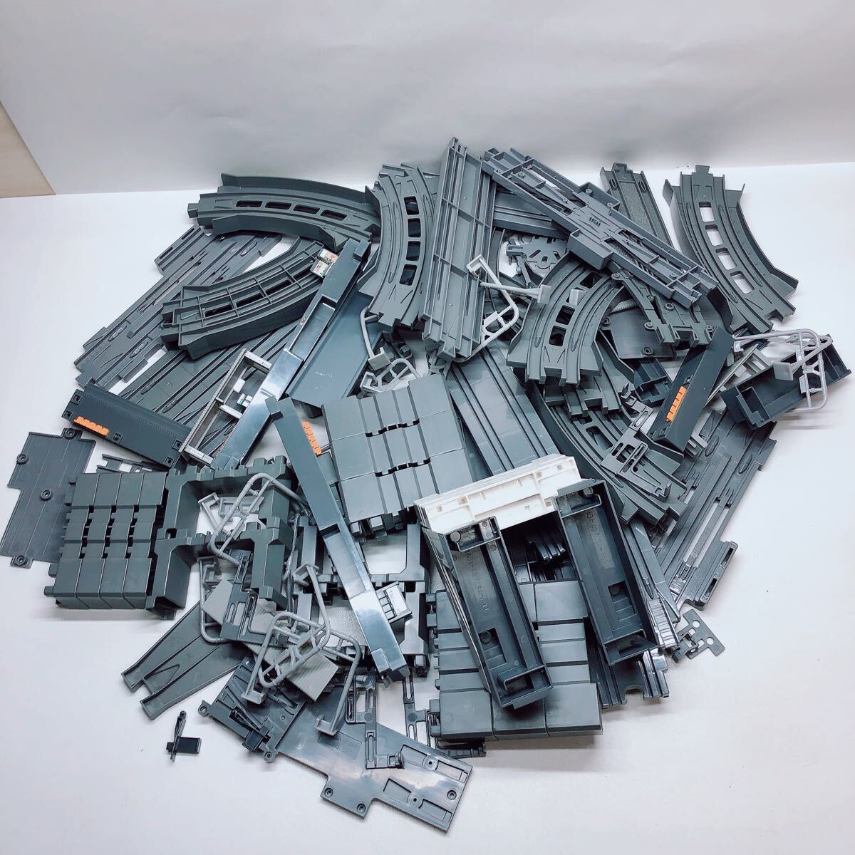 【S2】 大量 まとめ売り レール プラレールアドバンス 情景 パーツ 橋脚_画像1