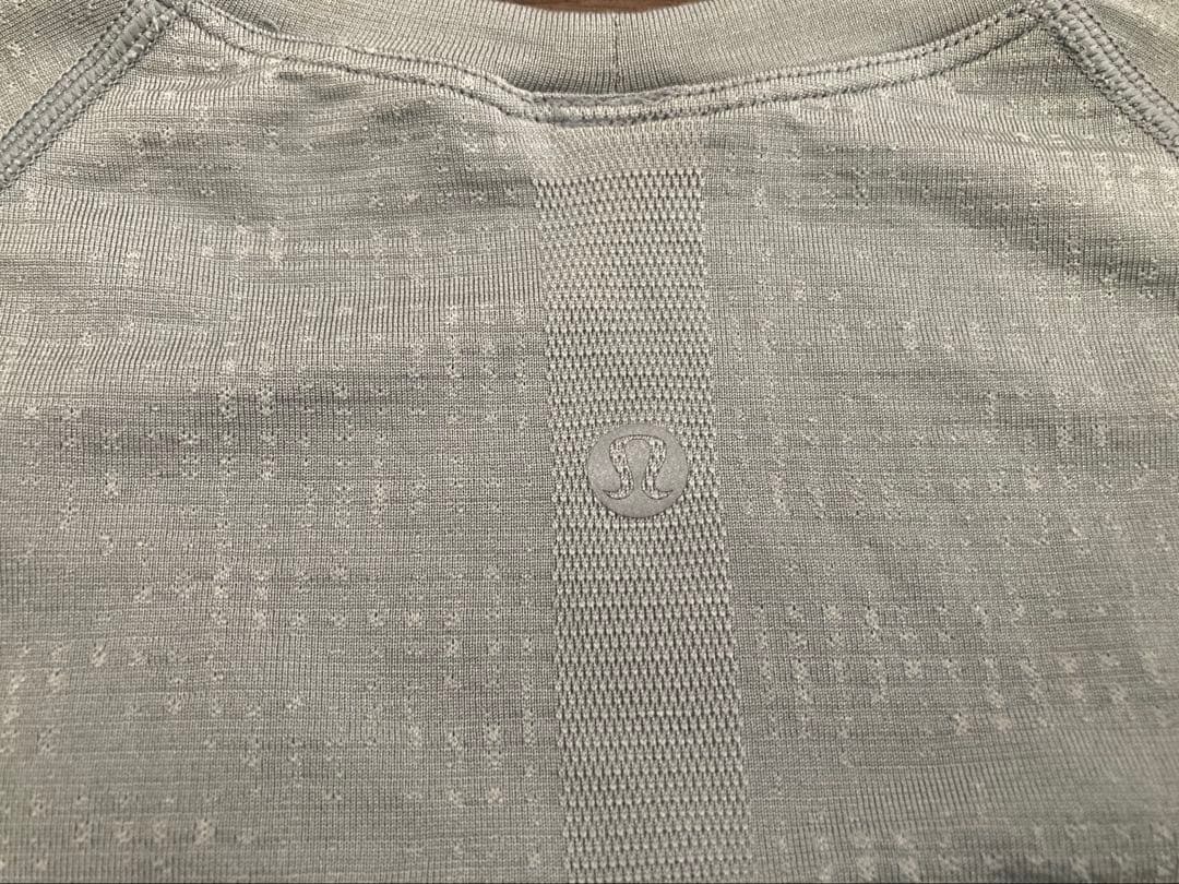 ルルレモン lululemon Swiftly Tech Long Sleeve 2.0 サイズ10 超美品☆ ロングスリーブ 長袖Ｔシャツ_画像3