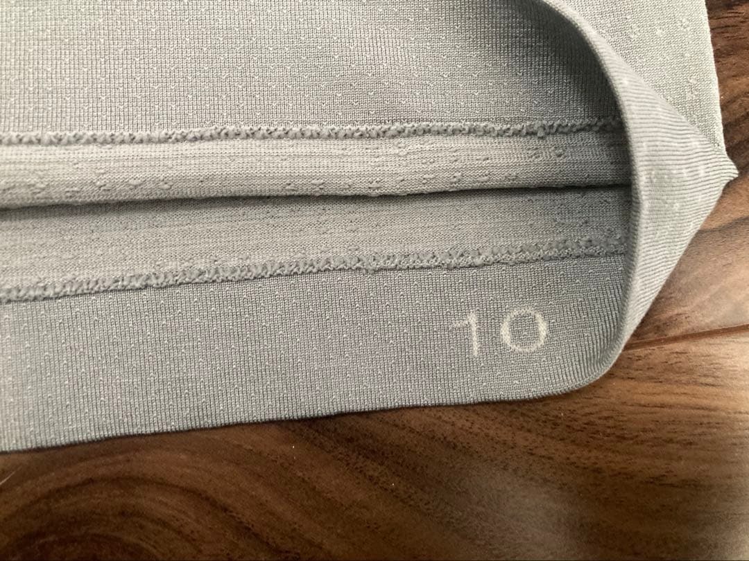 ルルレモン lululemon Swiftly Tech Long Sleeve 2.0 サイズ10 超美品☆ ロングスリーブ 長袖Ｔシャツ_画像5