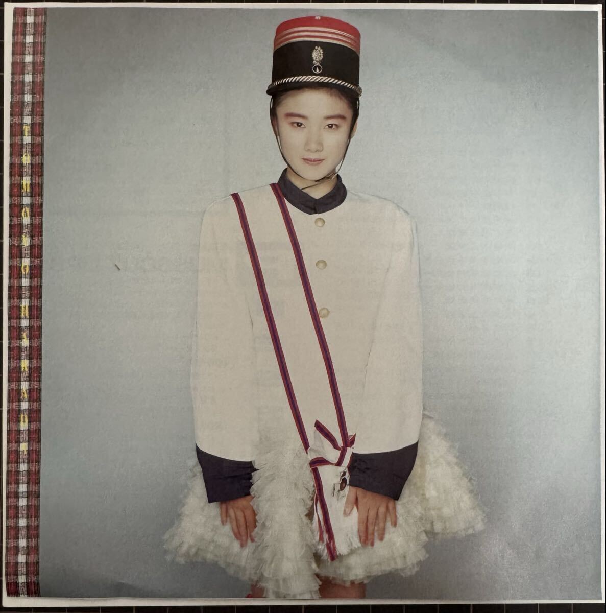 即決◆原田知世／雨のプラネタリウム／赤いパンプス (クリアー盤 良品EP) 10枚まで送料230円_画像2