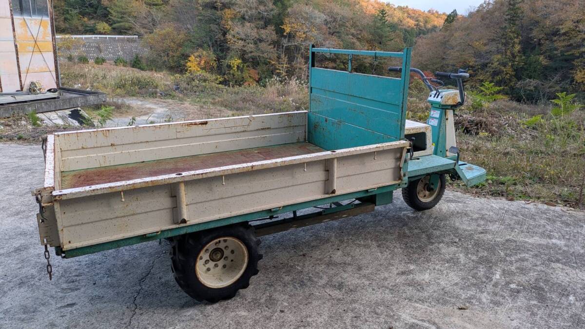 アテックス 運搬車 SL380 乗用 最大積載量 600kg ガソリンエンジン 3輪ホイル型 後輪駆動 条件付直接引取/輸送_画像3