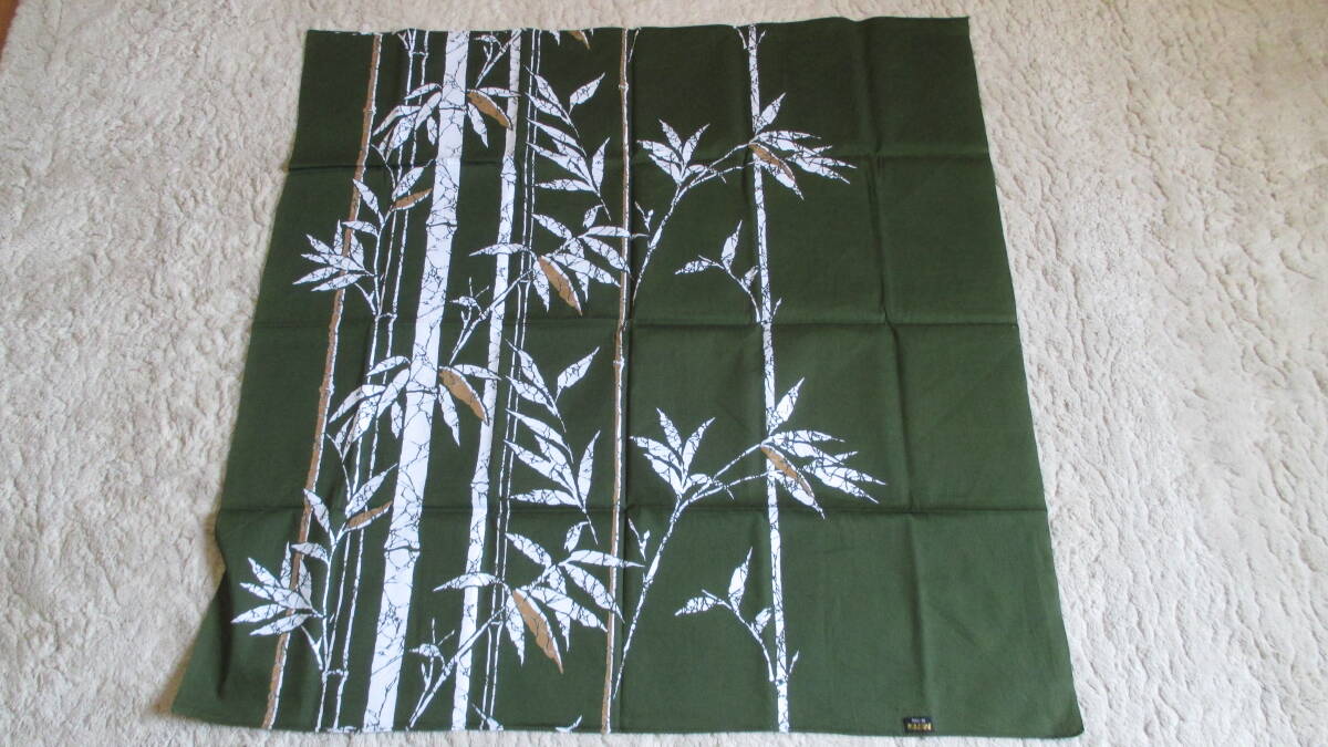 『風呂敷 2枚セット/両面 堅牢染 綿100% 87×90cm 、カーキー 竹/特選ブロード スパン綿100% 82×86cm 花、紺』自宅保管品』の自宅保管品_画像3