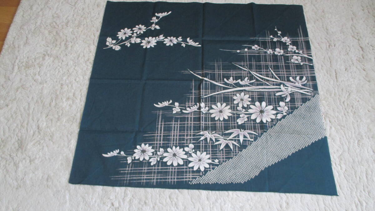 『風呂敷 2枚セット/両面 堅牢染 綿100% 87×90cm 、カーキー 竹/特選ブロード スパン綿100% 82×86cm 花、紺』自宅保管品』の自宅保管品_画像5