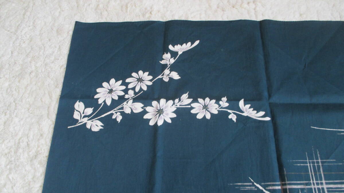 『風呂敷 2枚セット/両面 堅牢染 綿100% 87×90cm 、カーキー 竹/特選ブロード スパン綿100% 82×86cm 花、紺』自宅保管品』の自宅保管品_画像6