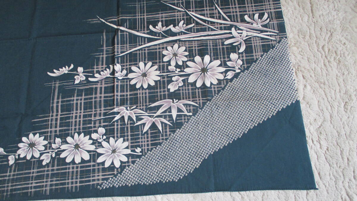 『風呂敷 2枚セット/両面 堅牢染 綿100% 87×90cm 、カーキー 竹/特選ブロード スパン綿100% 82×86cm 花、紺』自宅保管品』の自宅保管品_画像7