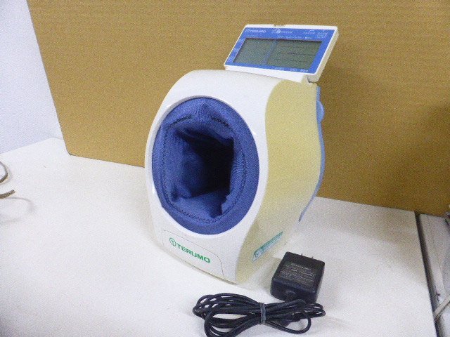 W9021S TERUMO 血圧計 アームイン・メモ血圧計 テルモ電子血圧計 P2100 自動電子血圧計 中古品_画像1