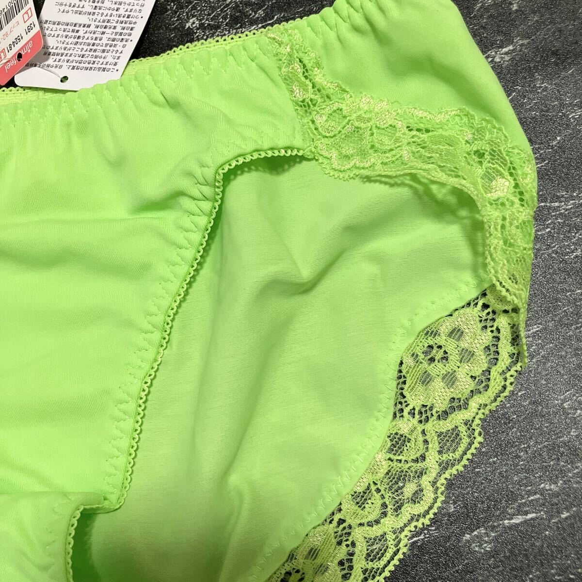Lサイズ エメフィール ショーツ 下着 パンツ 蛍光色 派手 黄緑 レース aimerfeel ワコール _画像2