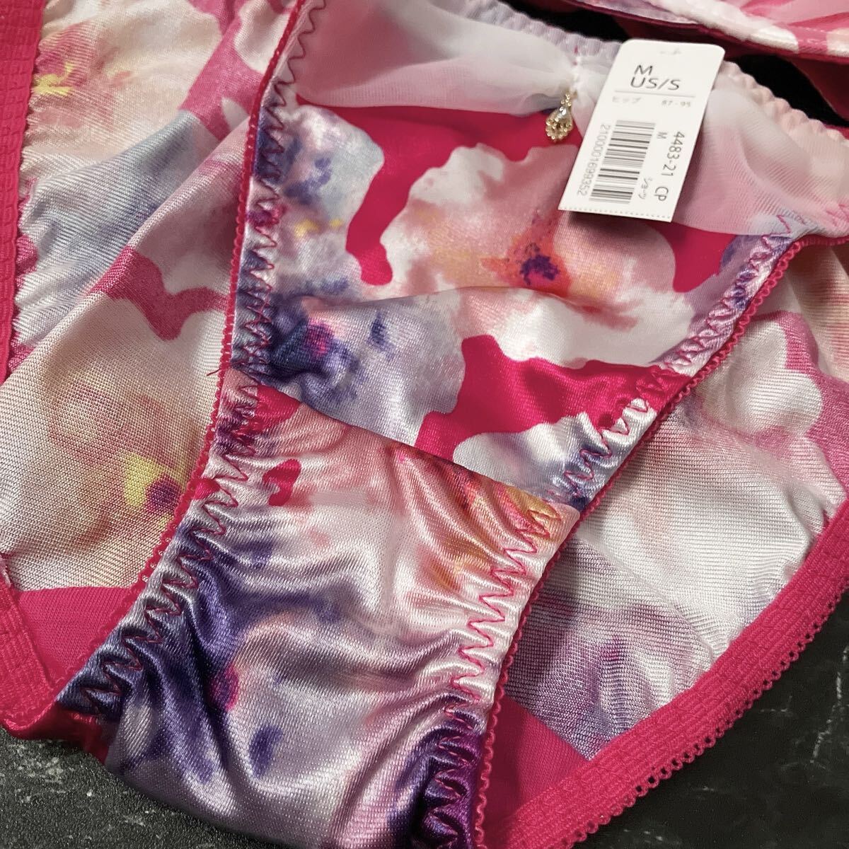 エメフィール aimerfeel ブラショーツ ショーツセット C70 M サテン　ピンク　花柄_画像2