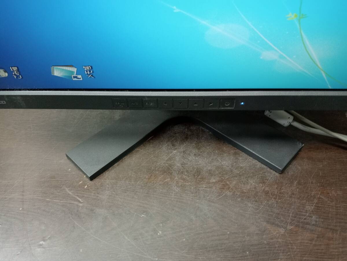 【YMT1002】希少★EIZO ナナオ FlexScan L997 液晶モニター 21.3inch/1600x1200/VGA/DVI　横に向いたままです★中古_画像2