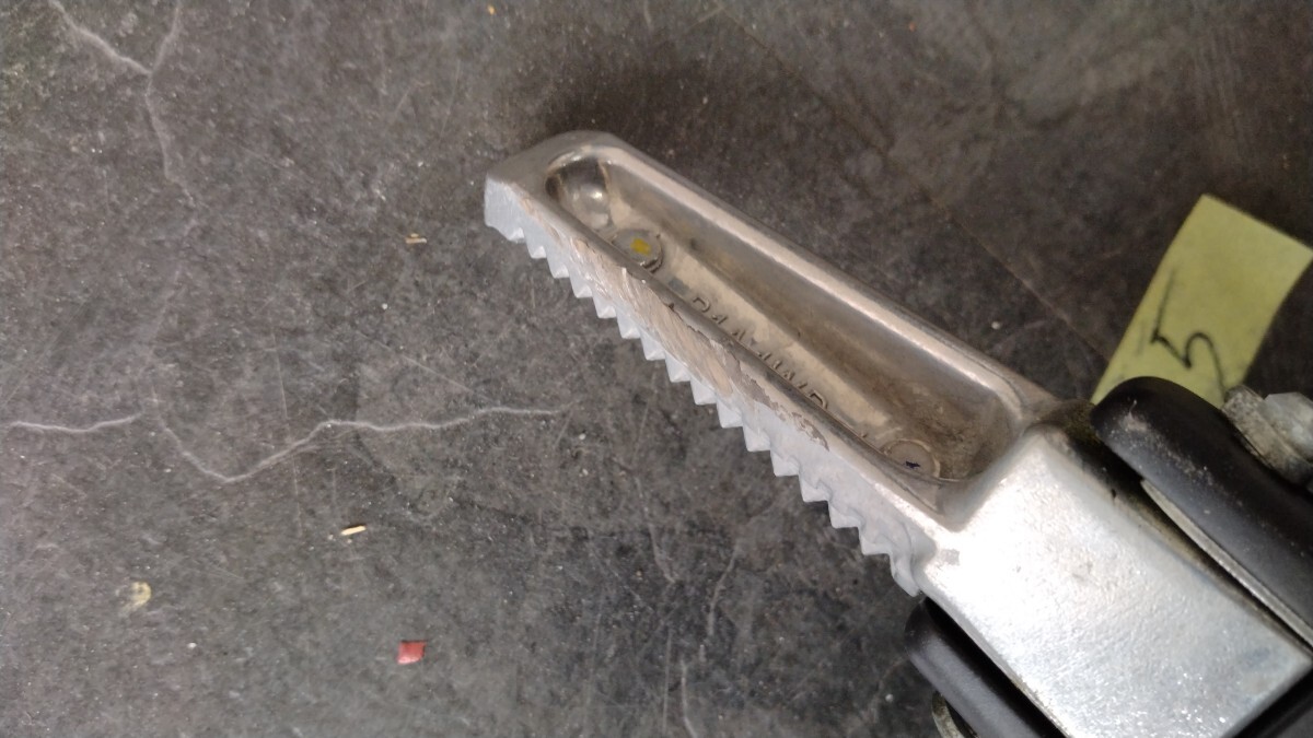 ヤマハ　YZF−R25　RG95J　 タンデムステップ 左右_画像6