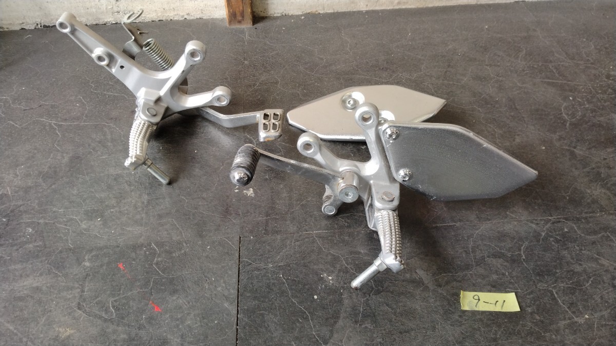 ヤマハ　YZF−R３　RH21J　 ステップ左右 ブレーキペダル シフトペダル　プレート_画像1