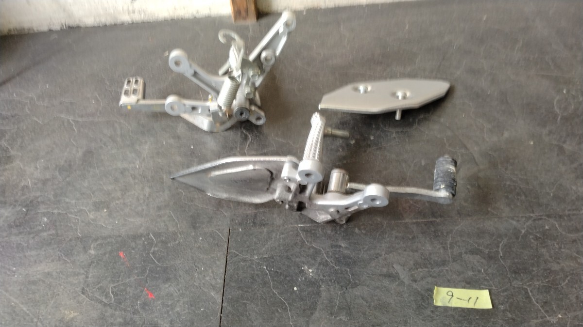 ヤマハ　YZF−R３　RH21J　 ステップ左右 ブレーキペダル シフトペダル　プレート_画像3