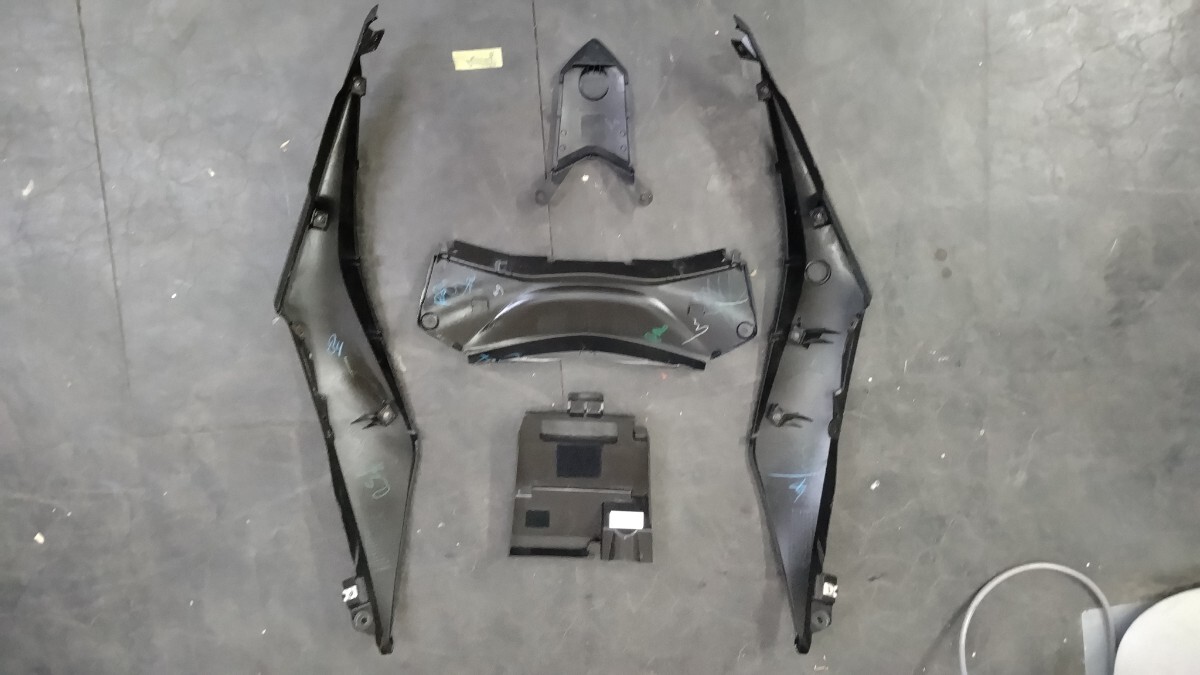 ヤマハ YZF−R3　RH21J シートカウル テールカウル セット 黒_画像3