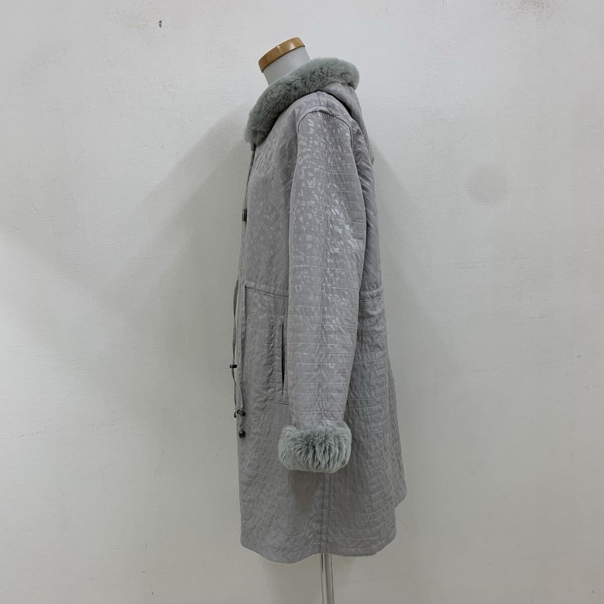 ※C-279 高級 本毛皮 ラビット レッキス リバーシブル コート 毛皮コート 着丈 87cm セミロングコート 上着 レディース M グレー_画像8