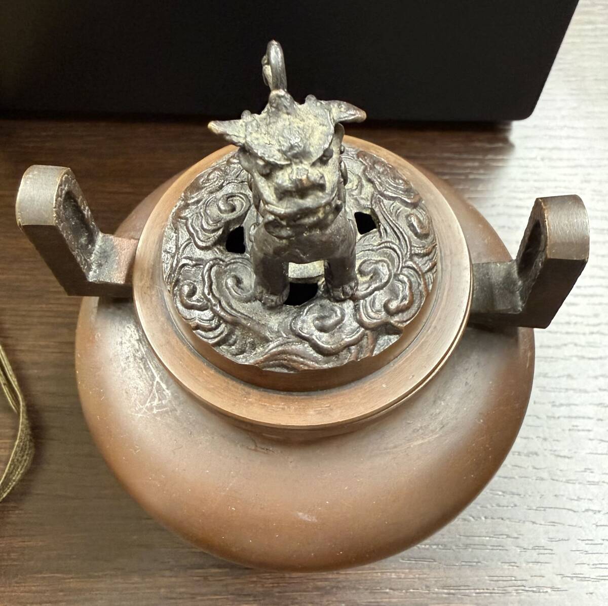 ＃8022 銅製獅子香炉 金属工芸品 置物 オブジェ 骨董品 アンティーク 共箱付き 現状品 中古品 長期保管品_画像3