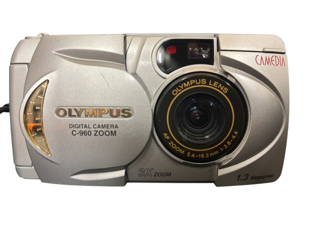 #8947　OLYMPUS　デジタルカメラ　C-960 ZOOM　1.3Megapixel　MADE IN JAPAN　ケース付き　現状品　長期保管品　可動未確認　キズ汚れあり_画像1