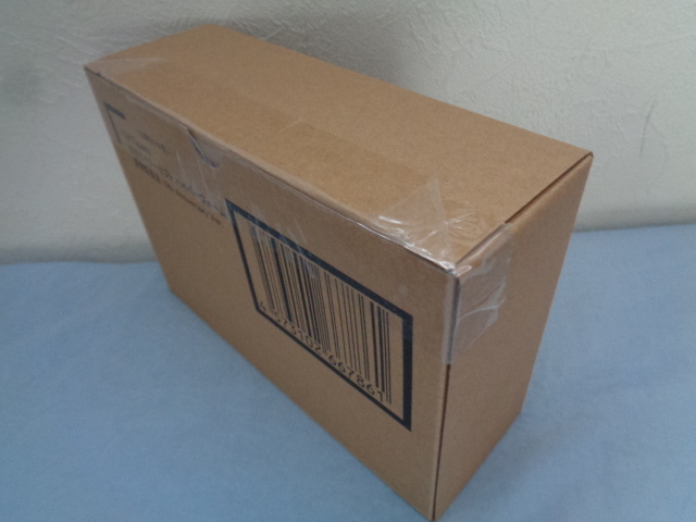 即決　輸送箱未開封　 S.H.フィギュアーツ (真骨彫製法) 仮面ライダーカブト ハイパーフォーム 10th Anniversary Ver. 特撮_画像3