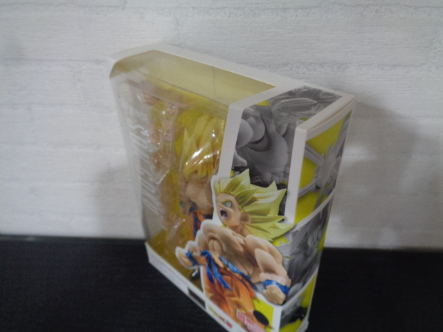 即決　新品未開封　ドラゴンボールZ S.H.Figuarts スーパーサイヤ人孫悟空 -伝説のスーパーサイヤ人- 　国内正規品_画像4