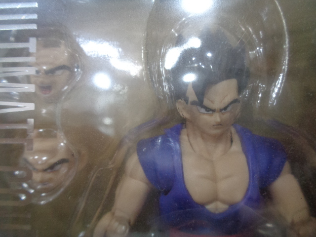即決　新品未開封　S.H.フィギュアーツ ドラゴンボール超 アルティメット悟飯 SUPER HERO 塗装済み可動フィギュア　国内正規品_画像2