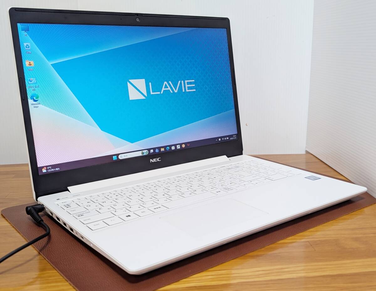 ★☆美品Win11 NEC LAVIE GN164/i5/8G/SSD/DVD/WLAN/カメラ☆★_画像3
