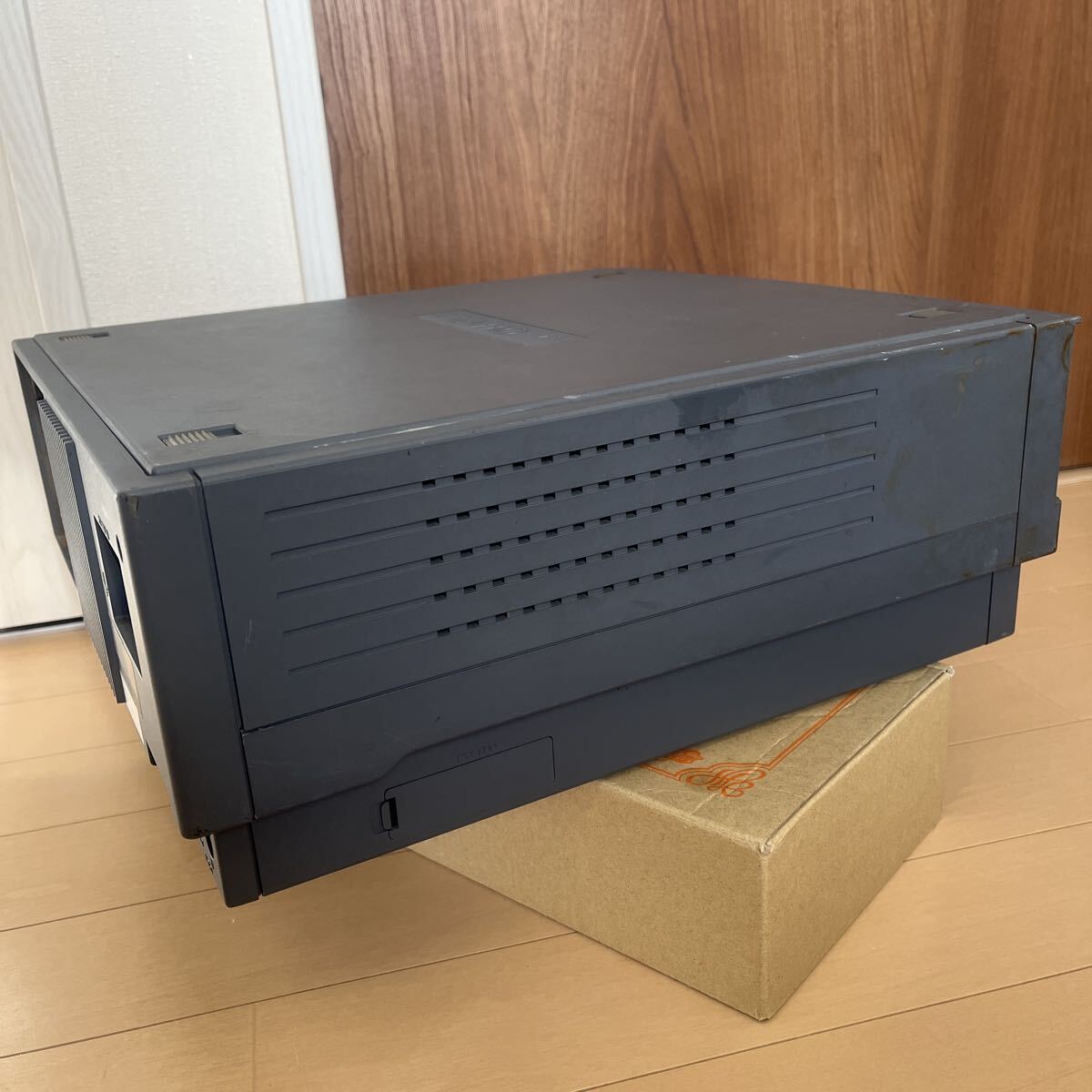 FM TOWNS HR 筐体ケースのみ 富士通製 モデルHR20のケースのみ FMタウンズ グレー FMTOWNS ジャンク_画像6